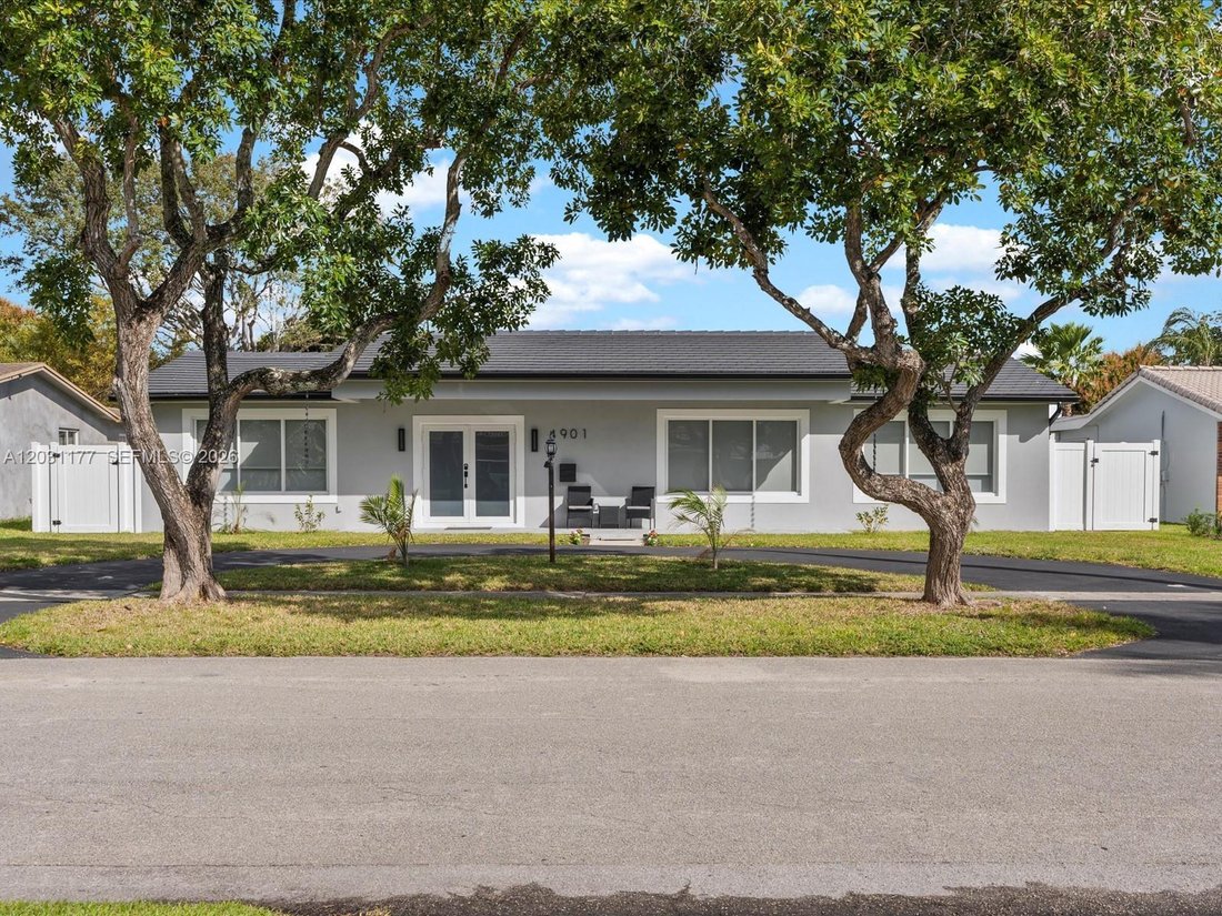 House in Hollywood, Florida, United States 2 - 18085497