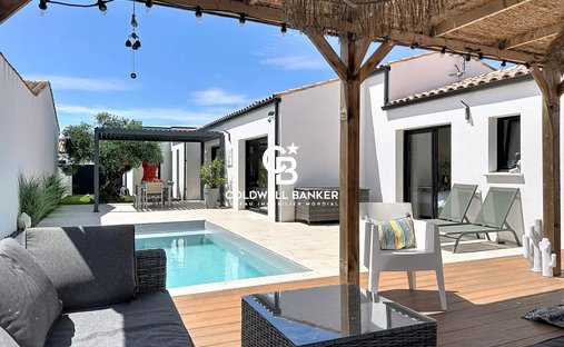 House in Ferrieres, Nouvelle-Aquitaine, France 1