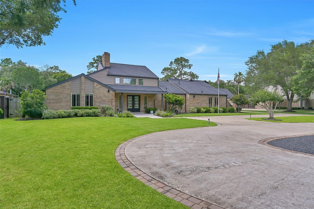 House in Friendswood, Texas, United States 2 - 18086151