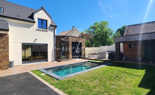 House in Le Val-Saint-Germain, Ile-de-France, France 1