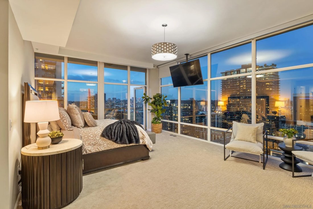 Condo in San Diego, California, United States 1 - 18085276