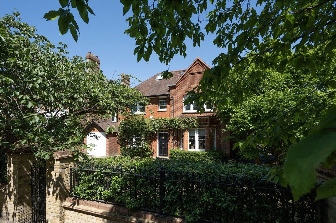 House in Chiswick, Hounslow, England 4 - 18082472
