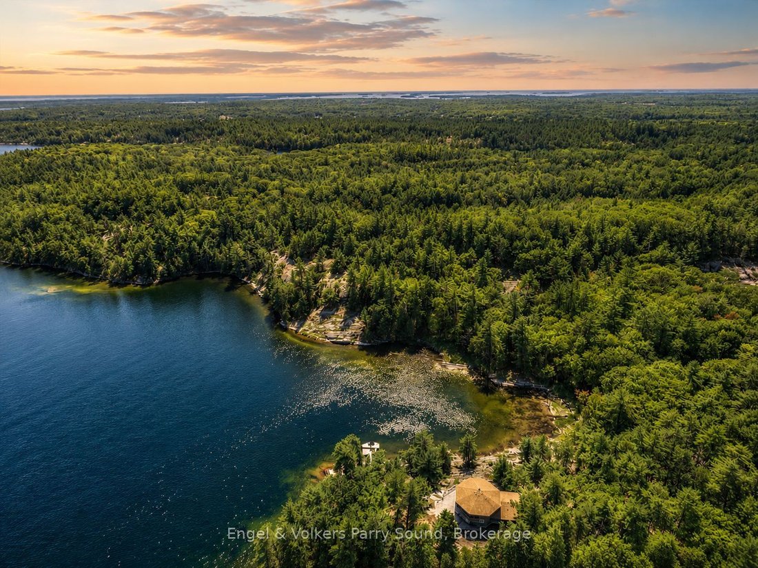 House in Ojibway Island, Ontario, Canada 2 - 18086702