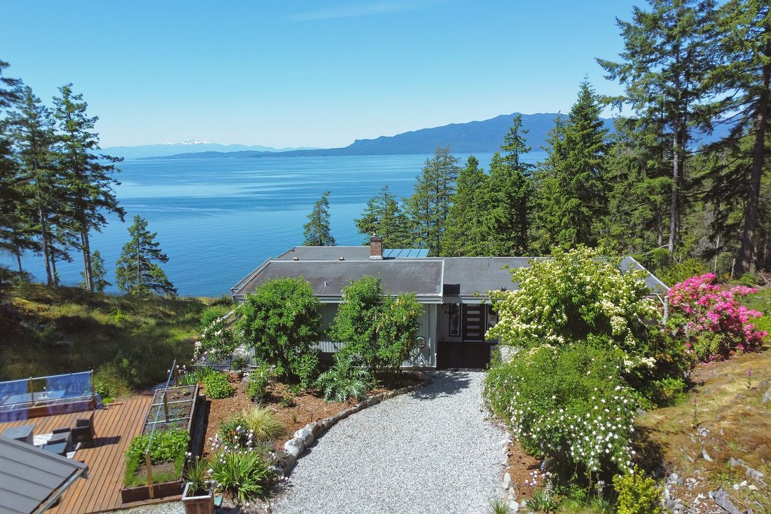 House in Halfmoon Bay, British Columbia, Canada 4 - 18087240