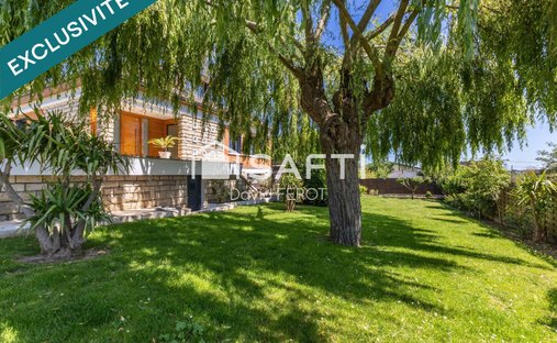 House in Centre, Brunoy, France 1