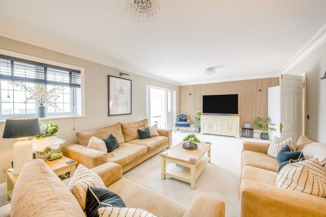 House in Cuffley, Northaw, England 5 - 18081235