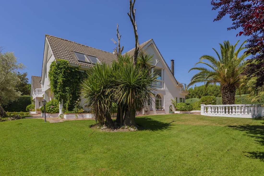 Villa in Somosaguas, Pozuelo de Alarcon, Comunidad de Madrid 3 - 18081422