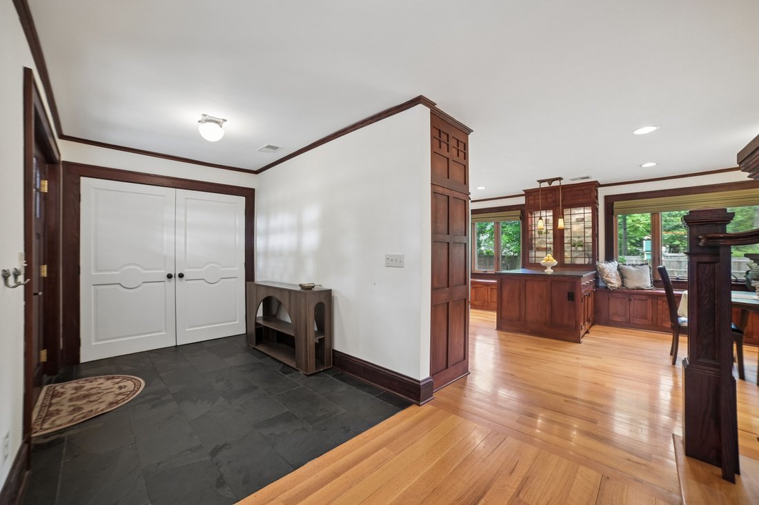 House in Metuchen, New Jersey, United States 4 - 18083944