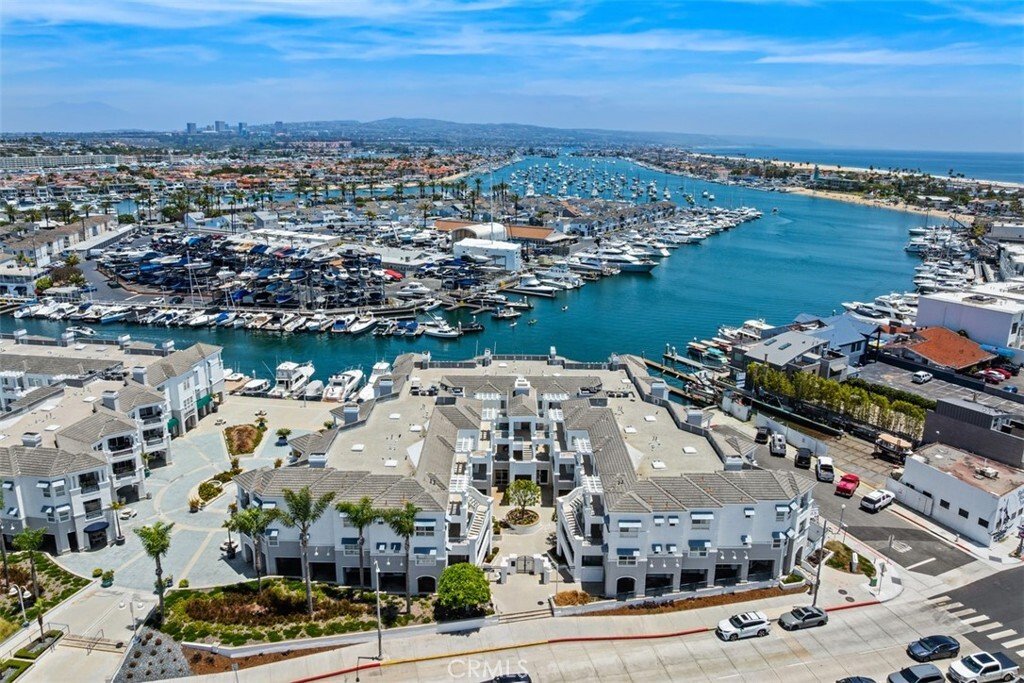 Condo in Newport Beach, California, United States 3 - 18089272