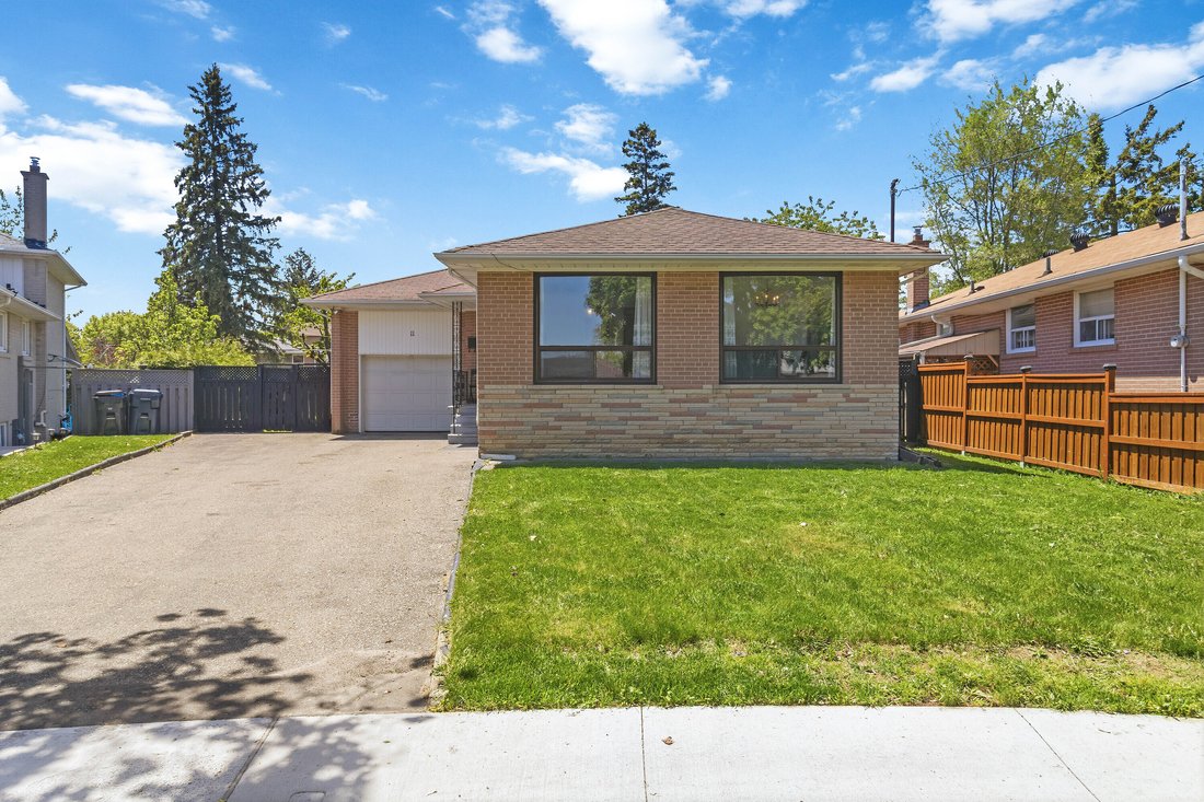 House in Toronto, Ontario, Canada 1 - 18082820
