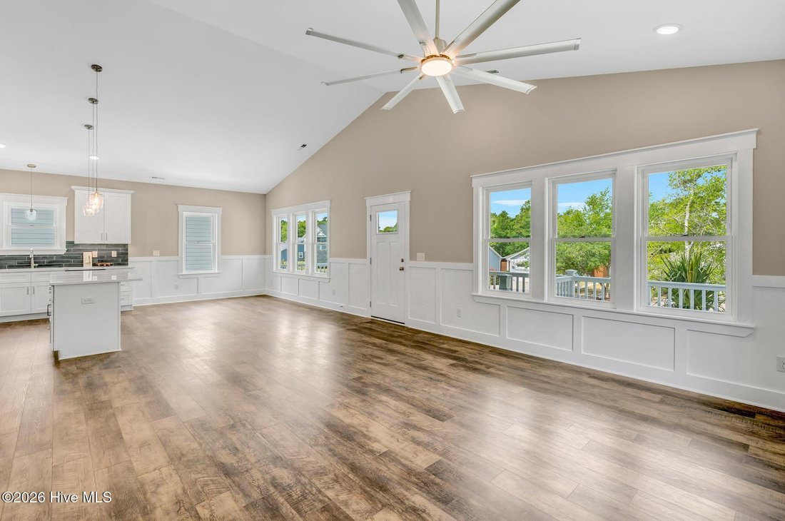 House in Oak Island, North Carolina, United States 3 - 18082213