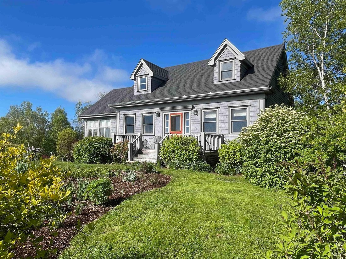 House in Lunenburg, Nova Scotia, Canada 2 - 17535072