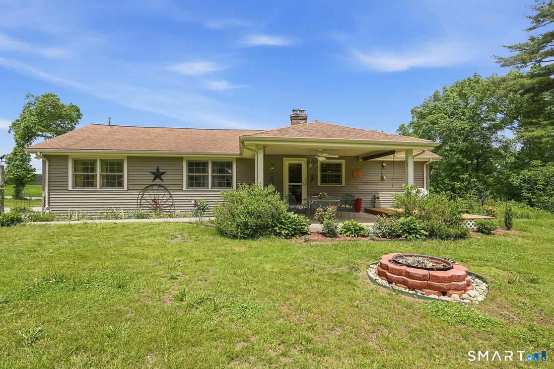 House in Thompson, Connecticut, United States 2 - 18087299