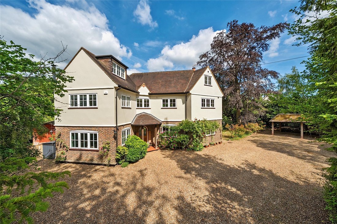 House in Chobham, England 2 - 18084792