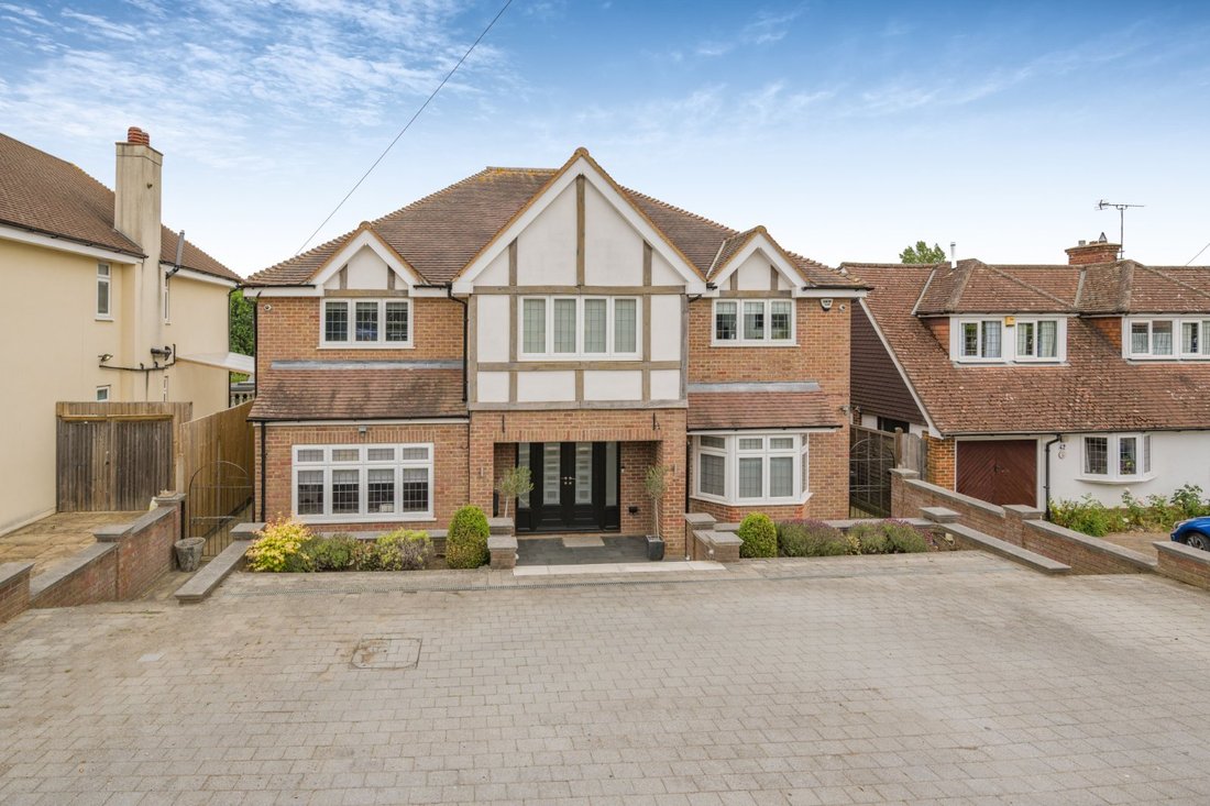 House in Cuffley, Northaw, England 2 - 18081235