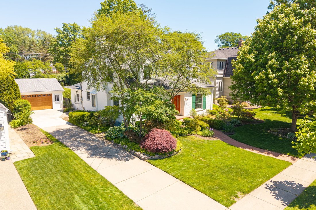 House in Grosse Pointe Shores, Michigan, United States 2 - 18082876