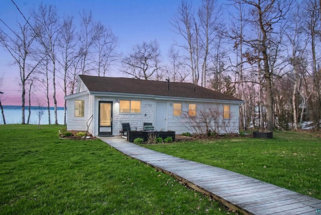 House in Ashland, Wisconsin, United States 5 - 18086403