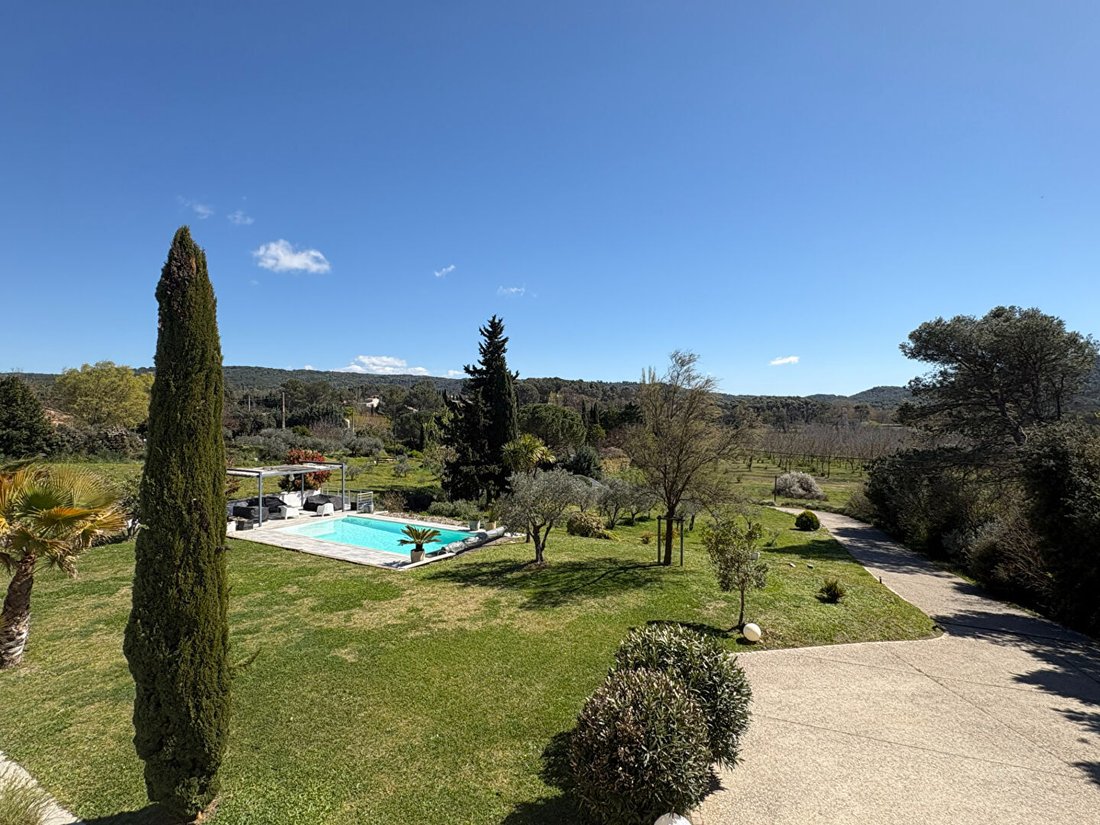 Villa in Secteur Est, Pernes-les-Fontaines, France 1 - 18083599