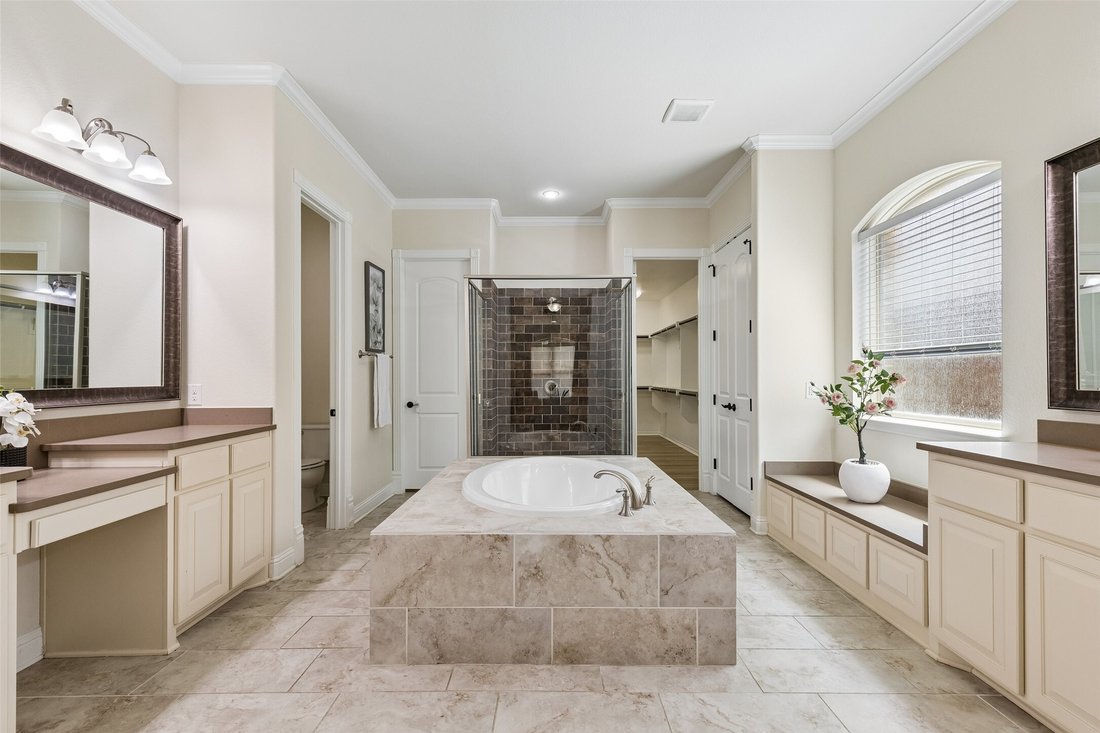House in Frisco, Texas, United States 5 - 18086032