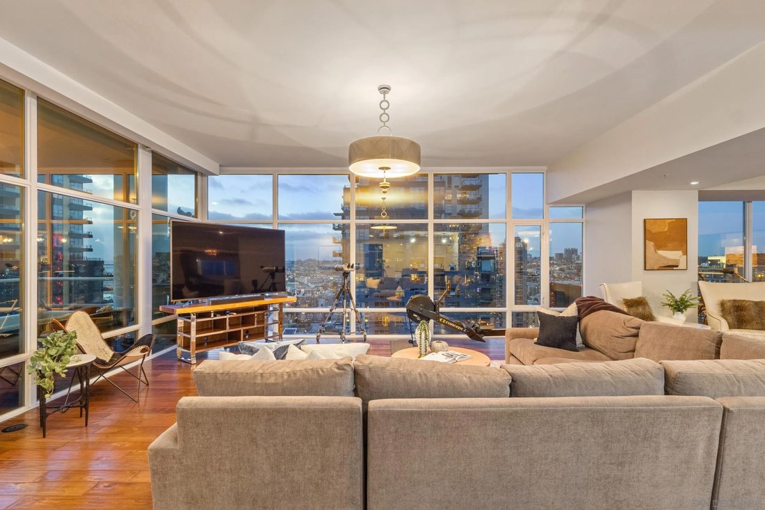 Condo in San Diego, California, United States 3 - 18085276
