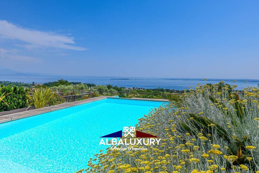 Apartment in Hill Zone, Padenghe sul Garda, Lombardy 3 - 18086175