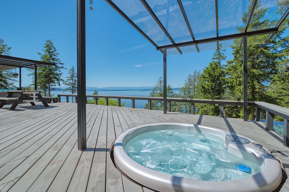 House in Halfmoon Bay, British Columbia, Canada 1 - 18087240