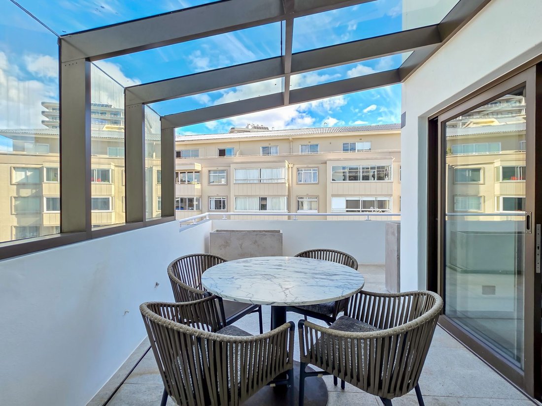 Apartment in Three Anchor Bay, Atlantic Seaboard, Cape Town 5 - 18084946