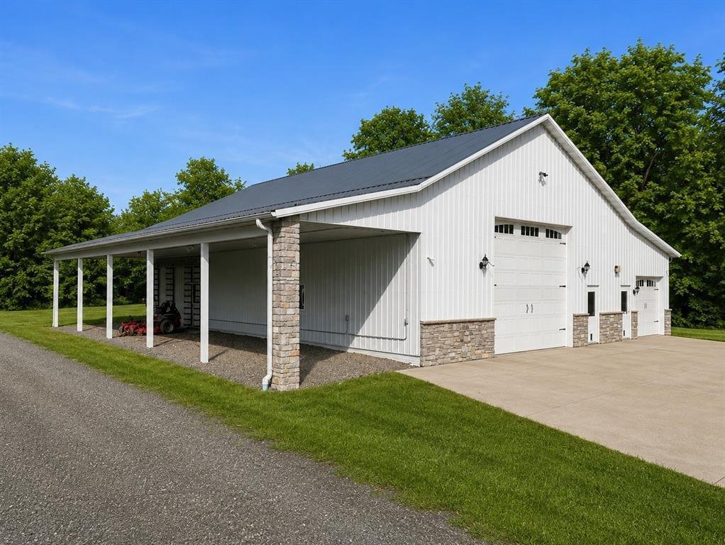 House in Cadott, Wisconsin, United States 4 - 17787650