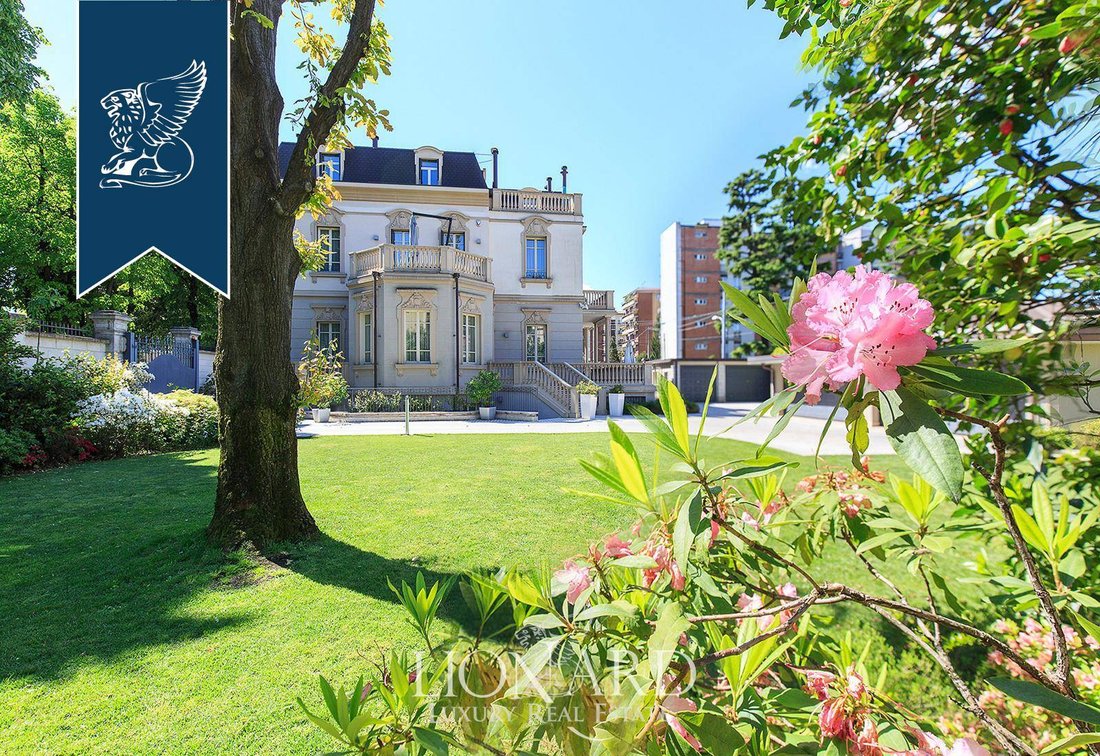 Villa in Center, Gallarate, Lombardy 3 - 18087546