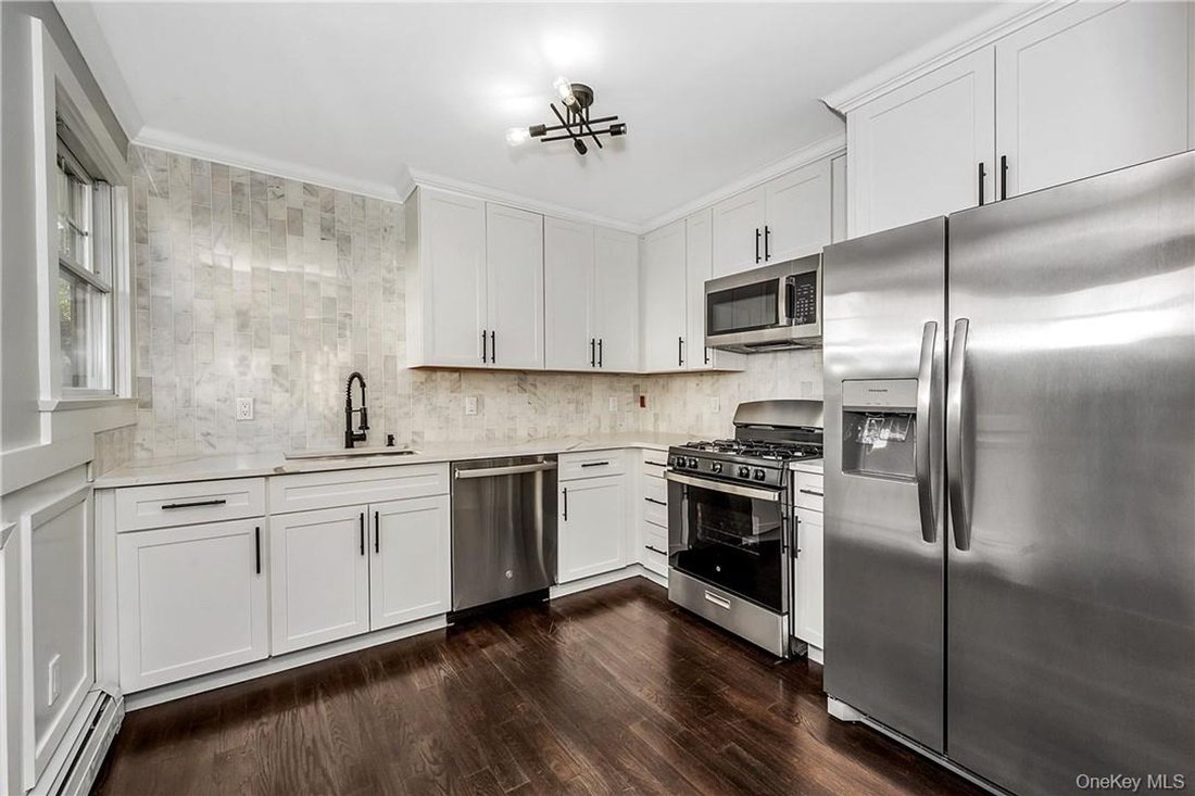 Eastchester, New York, United States 3 - 17104499