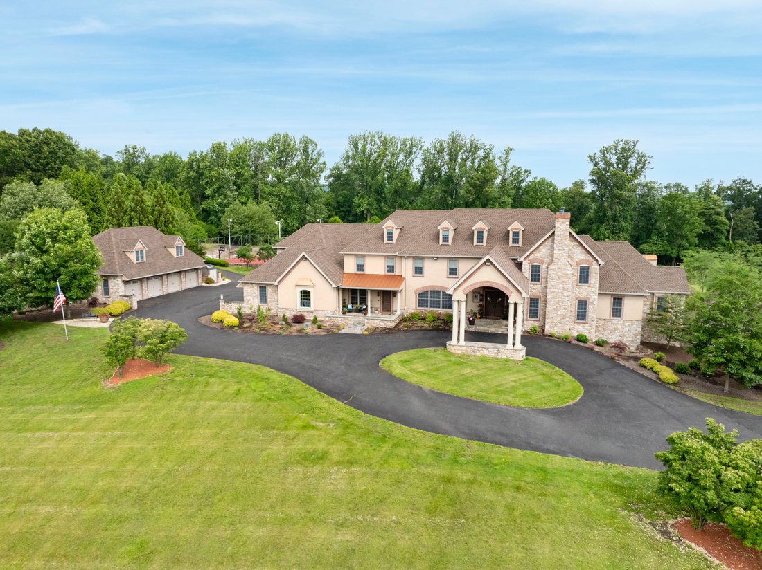 House in Mohnton, Pennsylvania, United States 1 - 18083431