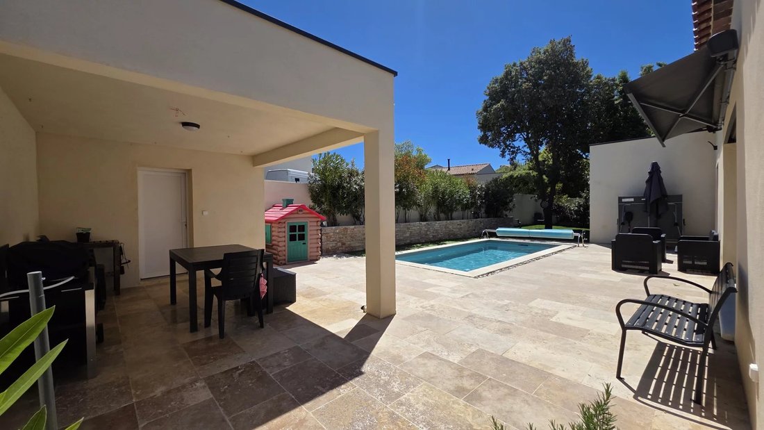 House in Zone Urbaine, Lambesc, France 2 - 18084547