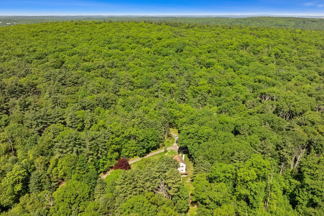 House in Upton, Massachusetts, United States 4 - 18083083