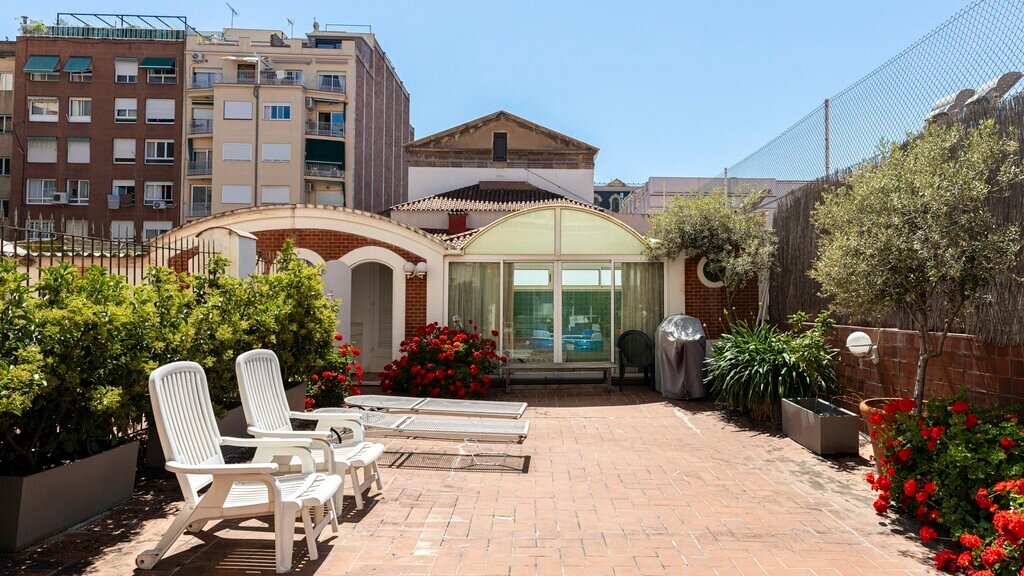 Apartment in Eixample, Barcelona, Spain 4 - 18087252