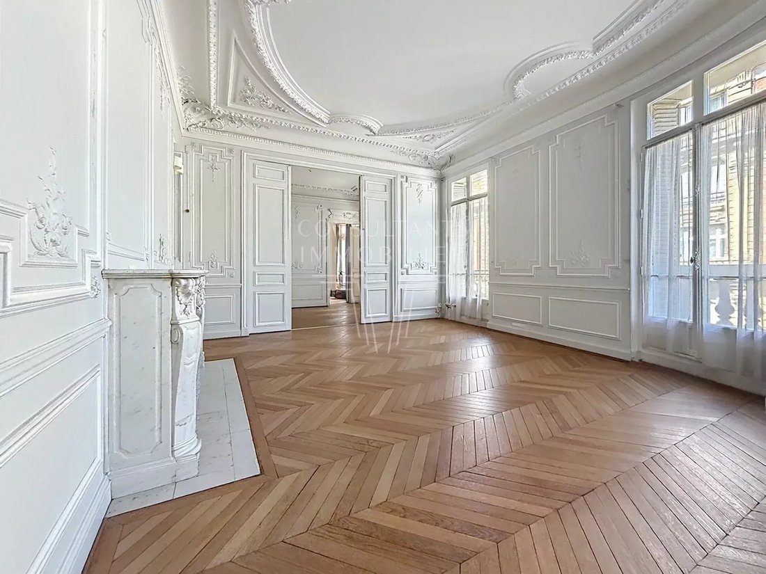 Apartment in Courcelles-Wagram, Paris 17e Arrondissement, Paris 2 - 18083253