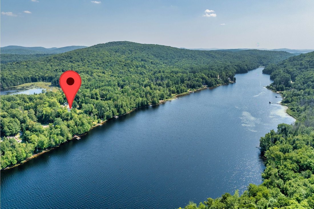 House in Lac-des-Plages, Quebec, Canada 1 - 18086849