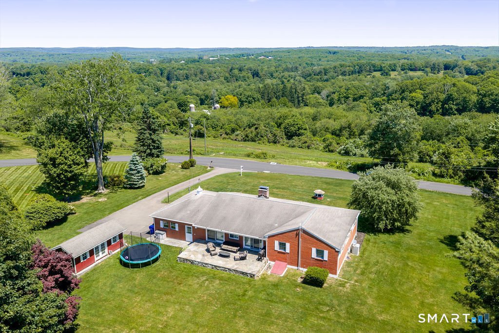 House in Newtown, Connecticut, United States 3 - 18087298
