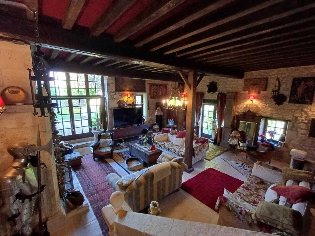 House in Chasseneuil-sur-Bonnieure, Nouvelle-Aquitaine, France 4 - 16699983