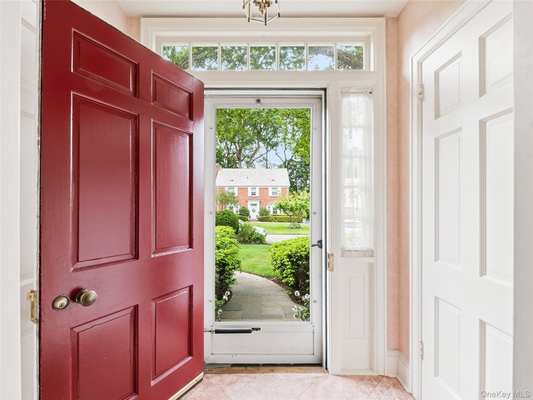 House in Manhasset, New York, United States 2 - 18086771