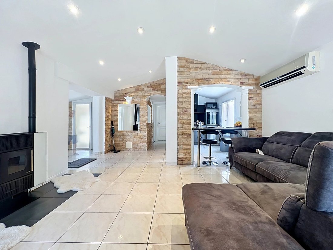 House in Esperes, Villeneuve-Loubet, France 2 - 16991054