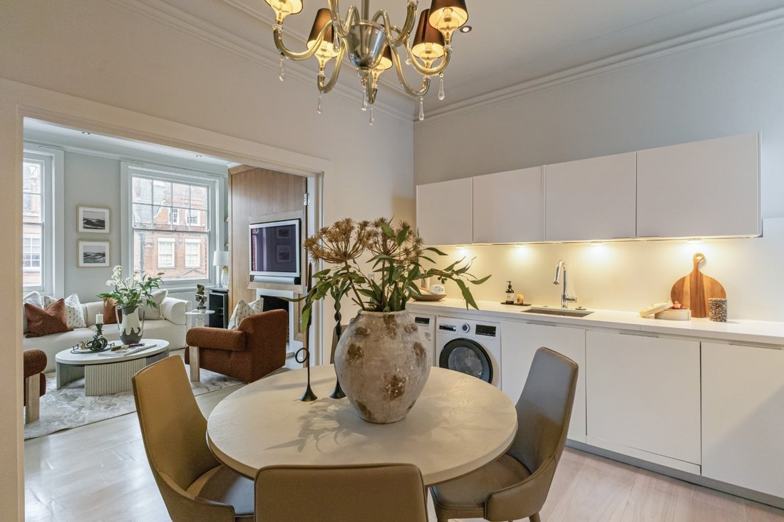 Apartment in Brompton, Kensington And Chelsea, England 2 - 18085540