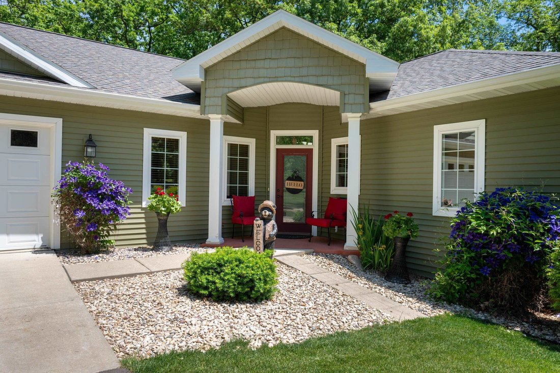 House in Stoughton, Wisconsin, United States 4 - 18086363