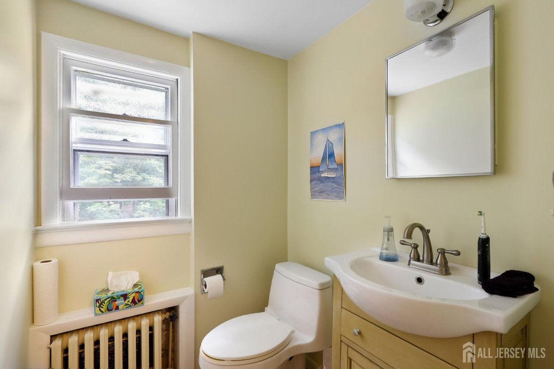 House in North Brunswick Township, New Jersey, United States 1 - 18085863