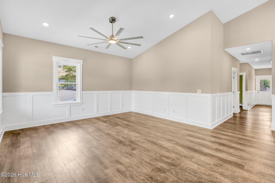 House in Oak Island, North Carolina, United States 4 - 18082213