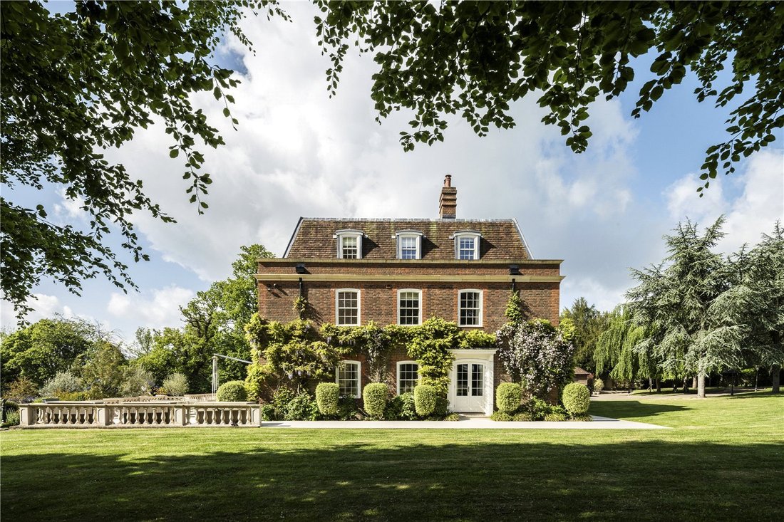 House in Buckinghamshire, England 3 - 18088027