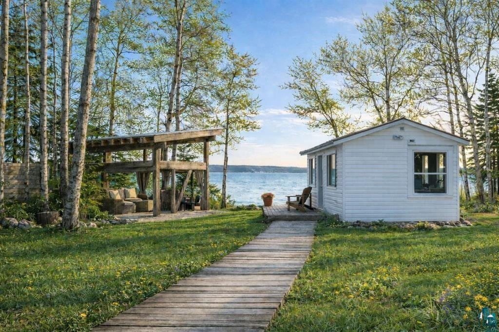 House in Ashland, Wisconsin, United States 4 - 18086403
