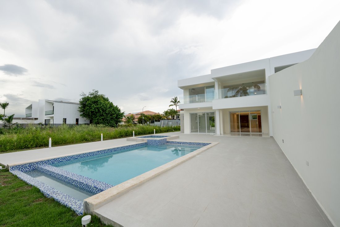 Villa in Punta Cana, La Altagracia Province, Dominican Republic 2 - 18084343