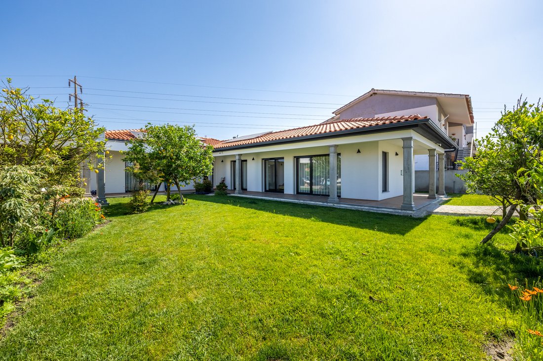 House in Vieira de Leiria, Leiria District, Portugal 1 - 18080881