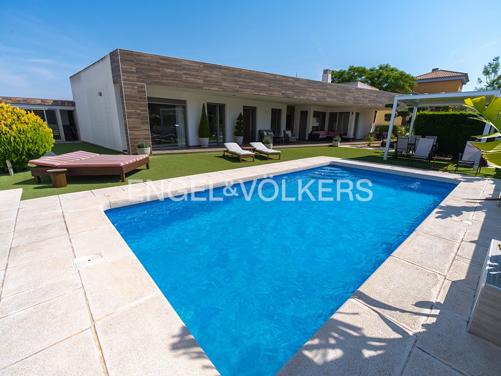 Villa in Santa Pola, Valencian Community, Spain 1 - 18089080