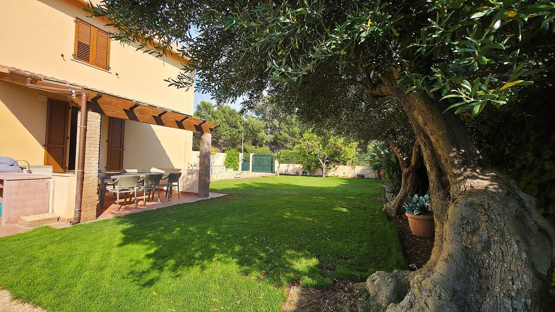 Villa à Quartu Sant'Elena, Sardaigne, Italie 4 - 17854078